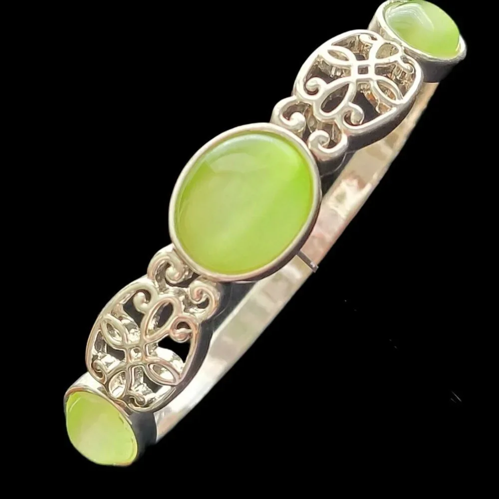 Cats Eye Green Bangle Bracelet Unhinged Silver Tone NWOT Small Hand 7.5